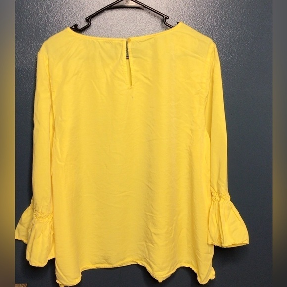Yellow Crown & ivy 2xl shirt (0097) - Picture 4 of 8